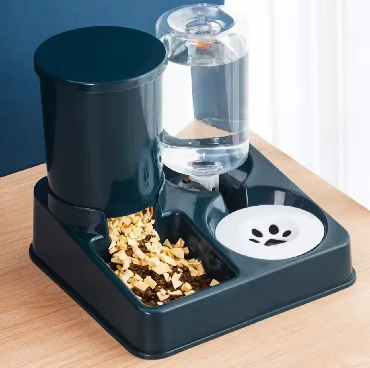 Distributeur automatique d’eau et de croquettes pour chien et chat